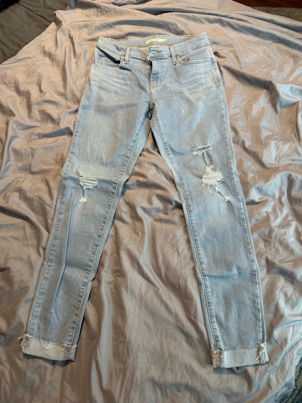 Levi’s Distressed Women’s Skinny Jeans